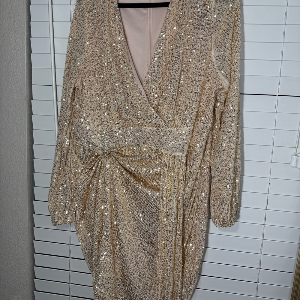 Elegant Gold Sequin Dress